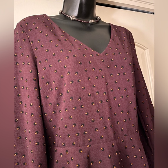 ♥️SALE 4/$20 Elegant Flowing Dress with Gorgeous Sleeves - Picture 5 of 9